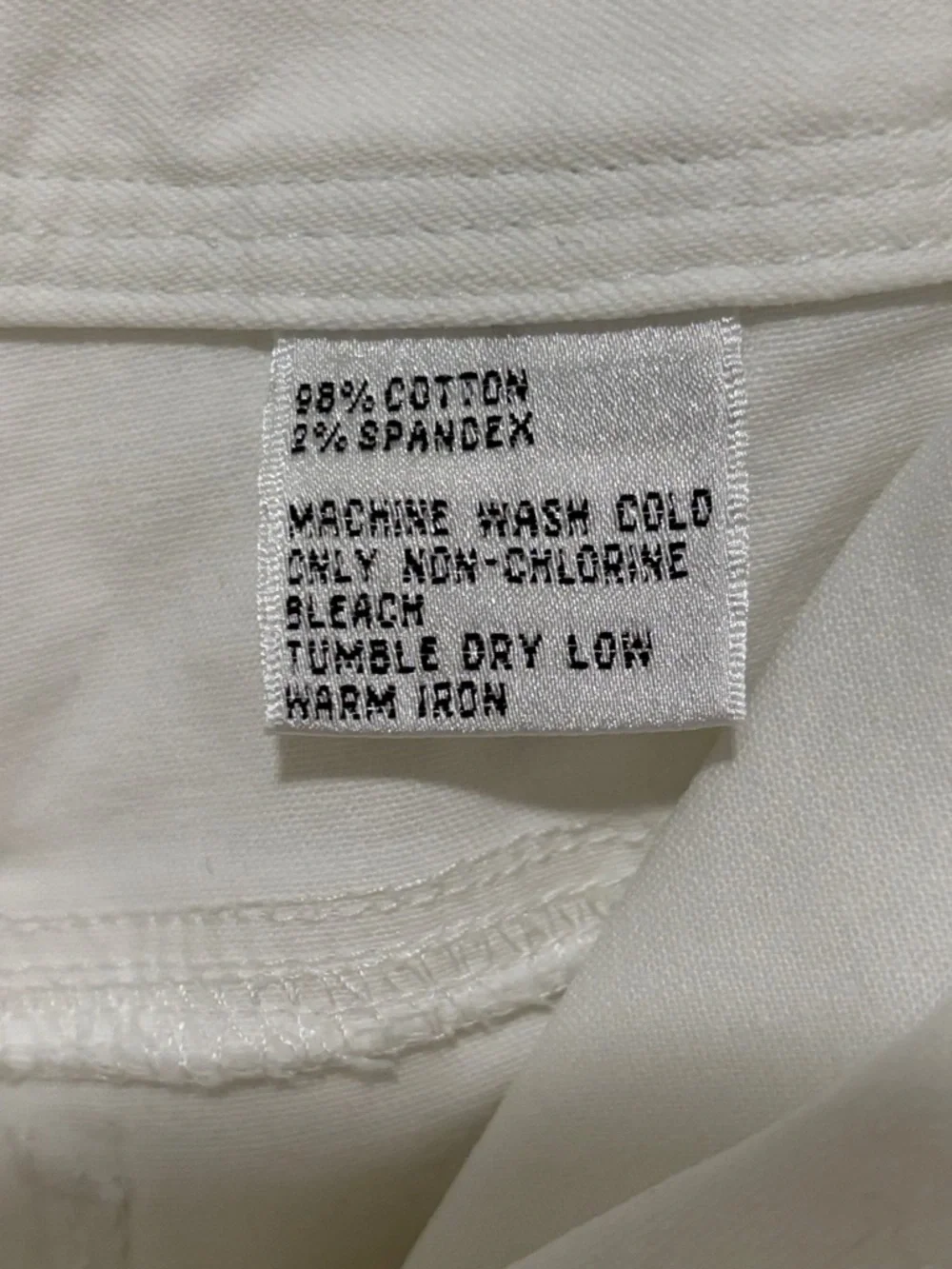 Talbots Capri Pants White Big Blue Button Detail Belt Loops Size 8 Five Pockets - Picture 5 of 13